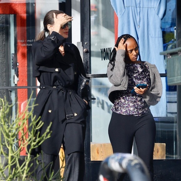 Exclusif - Angelina Jolie fait du shopping avec sa fille Zahara à Los Angeles, Californie, Etats-Unis, le 12 décembre 2022. 