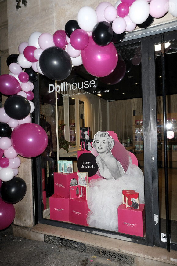 Exclusif - Illustrations lors de la soirée d'ouverture du magasin "Womanizer PopUp" et du nouveau "Marylin Monroe Womanizer" à Dollhouse Shop à Paris, le 8 décembre 2022. 