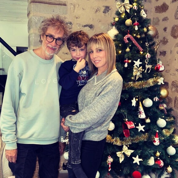 Louis et Laetitia Bertignac avec leur fils Jack sur Instagram. Le 26 décembre 2021.