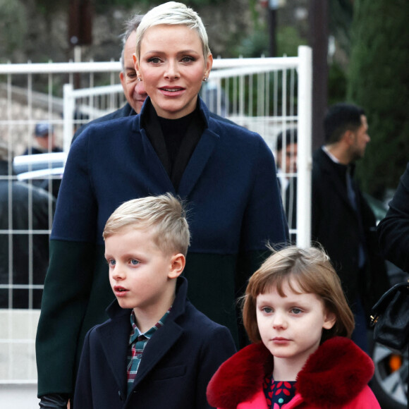 La princesse Charlene de Monaco, et ses enfants le prince Jacques et la princesse Gabriella lors de l'inauguration du marché de Noël à Monaco. Le 2 décembre 2022. © Claudia Albuquerque / Bestimage 