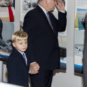 Le prince Albert II de Monaco, la princesse Charlene, le prince Jacques et la princesse Gabriella - Le prince Albert II de Monaco inaugure l'exposition l'exposition "Sailing the Sea of Science, Scientist and explorer. Prince Albert Ier and the early norwegian exploration of Svalbard " au Fram Museum à Oslo le 22 juin 2022.