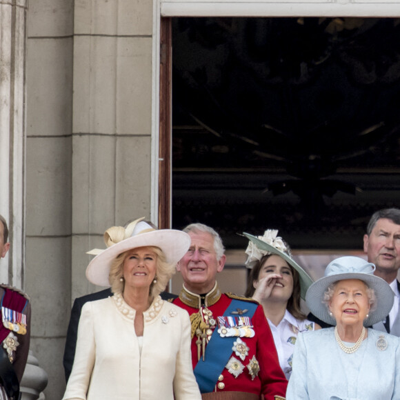 Camilla Parker Bowles, duchesse de Cornouailles, le prince Charles, prince de Galles, la princesse Eugenie d'York, la reine Elisabeth II d'Angleterre, le prince Philip, duc d'Edimbourg, Catherine Kate Middleton , duchesse de Cambridge, la princesse Charlotte, le prince George et le prince William, duc de Cambridge - La famille royale d'Angleterre assiste à la parade "Trooping the colour" à Londres le 17 juin 2017. 