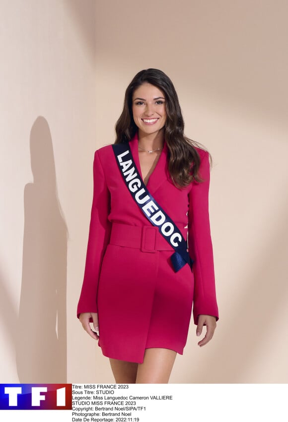 Miss Languedoc est Cameron Vallière, elle a 23 ans et est étudiante en Master marketing et de communication - Candidate à l'élection Miss France 2023 qui aura lieu le 17 décembre 2022.