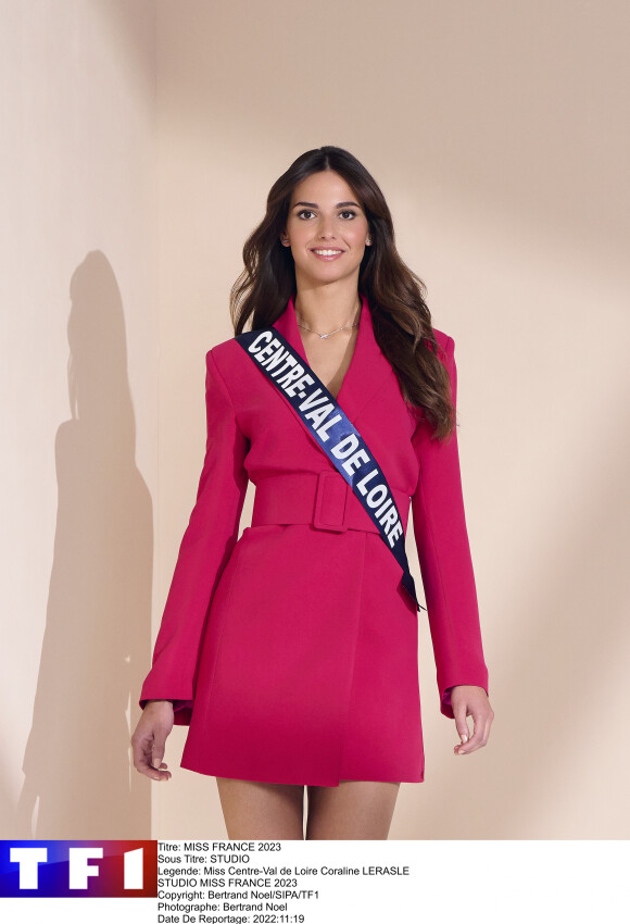 Miss Centre - Val de Loire est Coraline Lerasle, elle a 23 ans et est étudiante en géographie - Candidate à l'élection Miss France 2023 qui aura lieu le 17 décembre 2022.