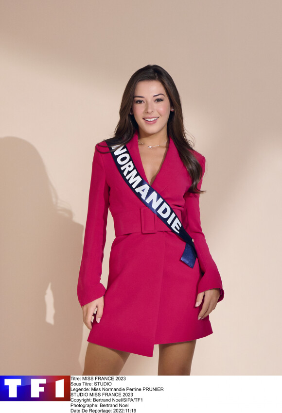 Miss Normandie est Perrine Prunier, elle a 22 ans et est étudiante en Master 2 de droit - Candidate à l'élection Miss France 2023 qui aura lieu le 17 décembre 2022.