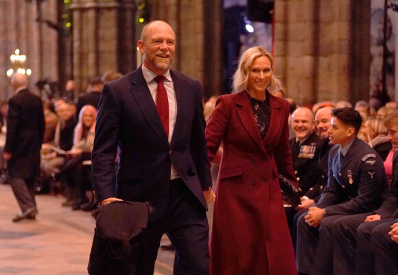 Mike Tindall et sa femme Zara Phillips (Zara Tindall), arrivent pour le "Together at Christmas" Carol Service à l'abbaye de Westminster à Londres, Royaume uni, le 15 décembre 2022. 
