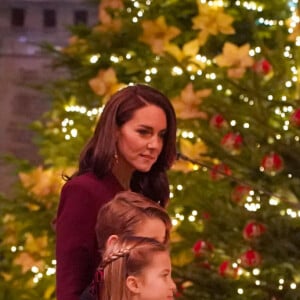 Le prince William, prince de Galles, Catherine (Kate) Middleton, princesse de Galles, et leurs enfants, le prince George de Galles, et la princesse Charlotte de Galles, arrivent pour le "Together at Christmas" Carol Service à l'abbaye de Westminster à Londres, Royaume uni, le 15 décembre 2022. 