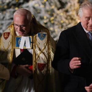 Le roi Charles III d'Angleterre - La famille royale à la sortie de la messe "Together at Christmas" à l'Abbaye de Westminster le 15 décembre 2022. © Photoshot / Panoramic / Bestimage 