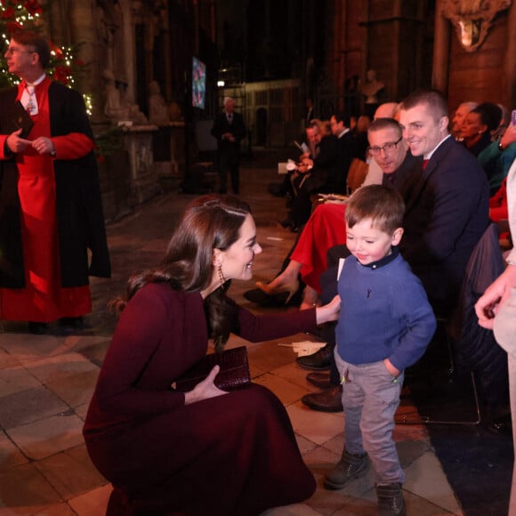 Catherine Kate Middleton, princesse de Galles - La famille royale à la sortie de la messe "Together at Christmas" à l'Abbaye de Westminster le 15 décembre 2022. © Photoshot / Panoramic / Bestimage 