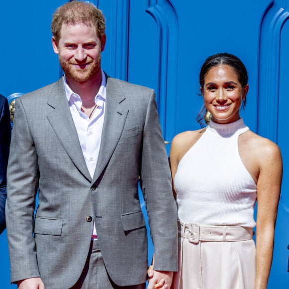 Le prince Harry et Meghan Markle lors d'une cérémonie à l'hôtel de ville de Dusseldorf pour le lancement des Invictus Games.