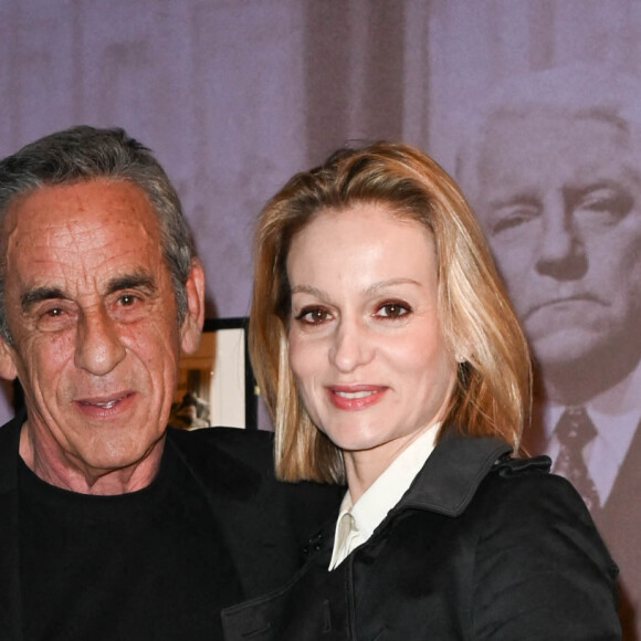 Thierry Ardisson et sa femme Audrey Crespo-Mara - Vernissage de l'exposition Jean Gabin à l'Espace Landowski / Musée des Années 30 à Boulogne-Billancourt le 8 mars 2022. © Coadic Guirev/Bestimage