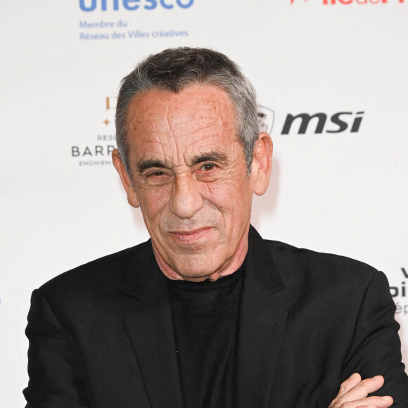Exclusif - Thierry Ardisson a donné une conférence vendredi 28 janvier dans le cadre du PIDS Enghien (Pids Enghien - Le festival des effets spéciaux) à propos de sa nouvelle émission " Hôtel du temps ". Enghien le 28 janvier 2022. © Guirec Coadic / Bestimage