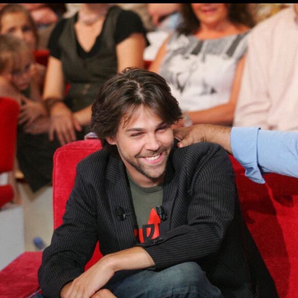 Gérard Jugnot et son fils Arthur. Enregistrement de l'émission 'Vivement dimanche' . © Guillaume Gaffiot/Bestimage