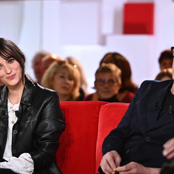 Exclusif - Zoé Madimmi et Marc Lavoine - Enregistrement de l'émission "Vivement dimanche" au studio Gabriel, présentée par M.Drucker, diffusée sur France 3 le 25 décembre 2022. © Guillaume Gaffiot / Bestimage