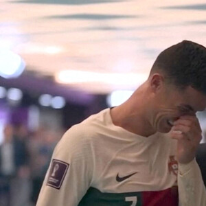 Cristiano Ronaldo en pleurs à la fin du match Portugal-Maroc qui a vu son équipe éliminée en quart de finale lors de la coupe de Monde de football (FIFA 2022) au stade Education City à Al Rayyan au Qatar le 10 décembre 2022.