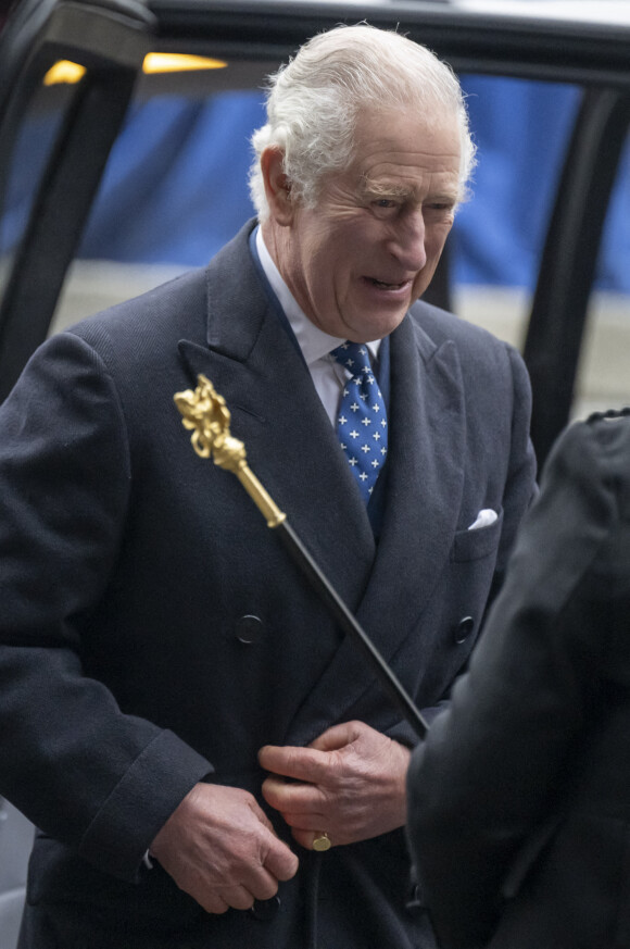 Le roi Charles III d'Angleterre, dévoile une plaque en hommage à la reine Elizabeth II d'Angleterre à Westminster Hall à Londres, le 14 décembre 2022. C'est dans cet édifice du 11ème siècle que la dépouille de la souveraine a été exposée du 14 au 19 septembre 2022, date de ses funérailles. 