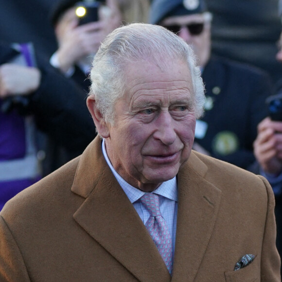 Le roi Charles III d'Angleterre arrive pour une visite à l'hôtel de ville de Luton, Bedfordshire, Royaume Uni, où il rencontre des dirigeants communautaires et des organisations bénévoles. 