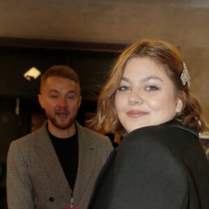 Louane - Avant-première de la série Netflix "Emily in Paris" saison 3 au Théâtre des Champs-Elysées à Paris, le 6 décembre 2022.