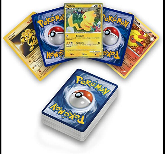 Votre enfant va pouvoir gagner tous les combats avec ce lot de 53 cartes Pokémon Blazing Tail