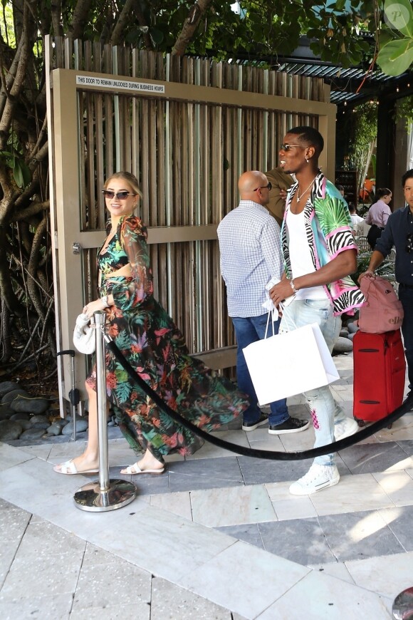 Paul Pogba - Deux des soeurs Kardashian, S.Williams, P.Pogba quittent le restaurant "Swan" à Miami, en marge de la foire d'art contemporain "Art Basel" à Miami. Kim Kardashian a finalisé les statuts de son divroce avec K.West (Ye) cette semaine et se détend avec ses amis. Le 2 décembre 2022.