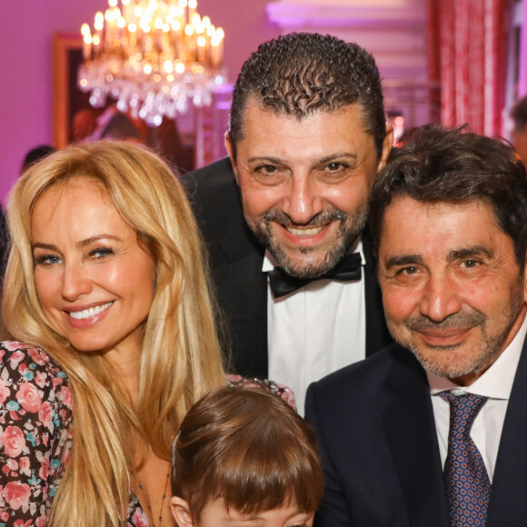 Exclusif - Aram Ohanian, sa femme Adriana Karembeu, leur fille Nina Ohanian et Richard Findykian à la soirée caritative organisée au Palais du Pharo, au profit de l'école arménienne Abovian. Marseille, le 26 octobre 2019.  © Philippe Doignon / Bestimage 