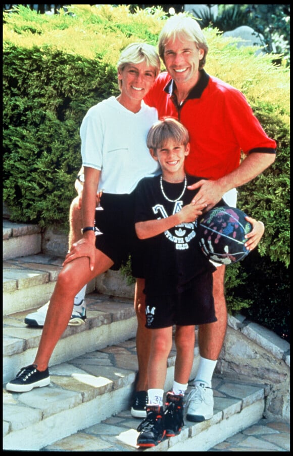 Archives - Richard Clayderman avec sa femme et son fils en 1994.