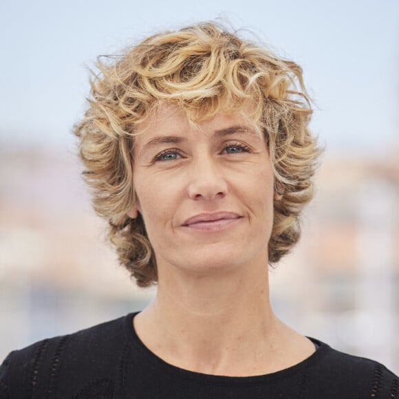 Cécile de France au photocall du film De son vivant (Hors compétition) lors du 74ème festival international du film de Cannes le 11 juillet 2021 © Borde / Jacovides / Moreau / Bestimage