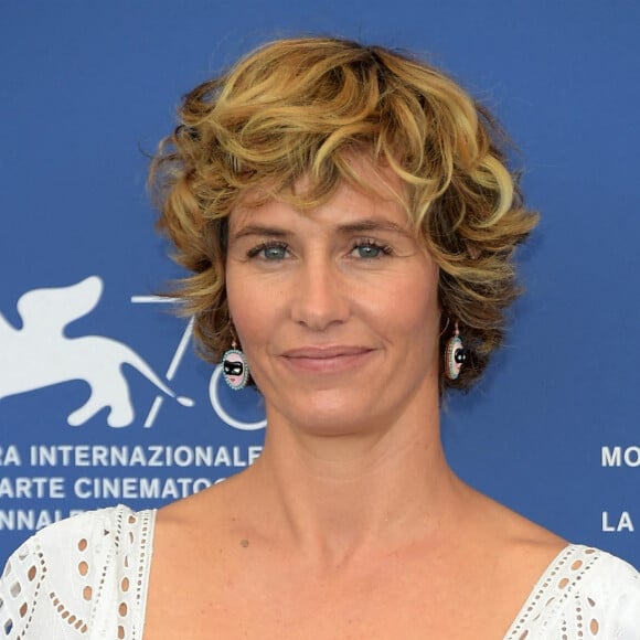 Cécile de France au photocall du film "Illusions perdue" lors du festival international du film de Venise (La Mostra), à Venise, Italie, le 5 septembre 2021.