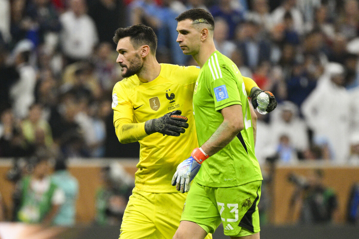 Photo Dédicacée De Hugo Lloris - Format 25,4 X 20,3 Cm - Support Biseauté - Cadeau Fan Football