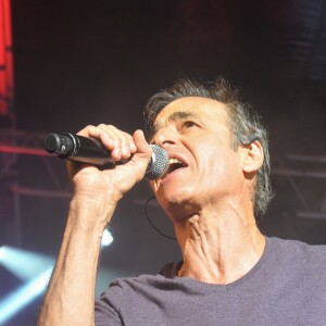 Exclusif - Jean-Jacques Goldman - Vente aux enchères à l'occasion du 20ème anniversaire du spectacle "Les Vendanges du Coeur" à Ouveillan, près de Narbonne (Aude) au profit des "Restos du Coeur" le 20 juillet 2014.