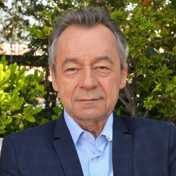 Exclusif - Michel Denisot - Tournage de l'émission "Le journal du festival" de Michel Denisot sur la terrasse Unifrance lors du 71ème Festival International du Film de Cannes le 10 mai 2018. © Veeren/Bestimage