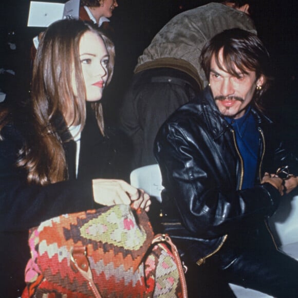 Archives - Vanessa Paradis et Florent Pagny - Défilé de mode Chanel Collections Prêt-à-porter Printemps/Été 1992 à Paris