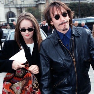 Archives - Vanessa Paradis et Florent Pagny - Défilé de mode Chanel Collections Prêt-à-porter Printemps/Été 1992 à Paris