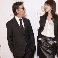 Charlotte Gainsbourg ressort des photos d'archives, Yvan Attal n'est pas le père de Ben pour rien !