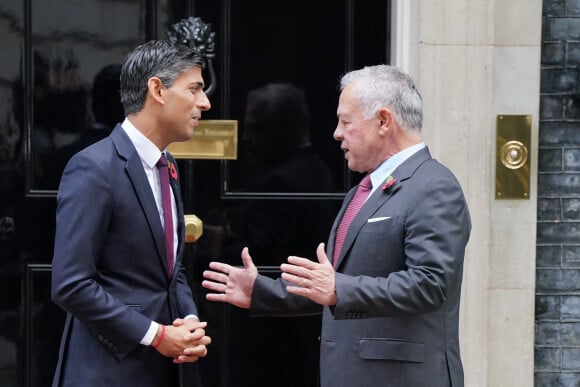 Le Premier ministre britannique Rishi Sunak reçoit le roi Abdallah II de Jordanie au 10 Downing Street à Londres, le 11 novembre 2022. 