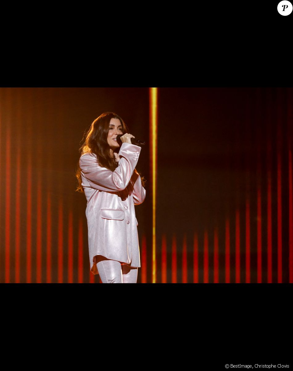 Exclusif - Jenifer Bartoli chante son tube "Sauve qui aime" - Enregistrement de l'émission "Les 20 chansons préférées 2022", diffusée le 5 janvier 2023 sur M6 © Christophe Clovis / Bestimage