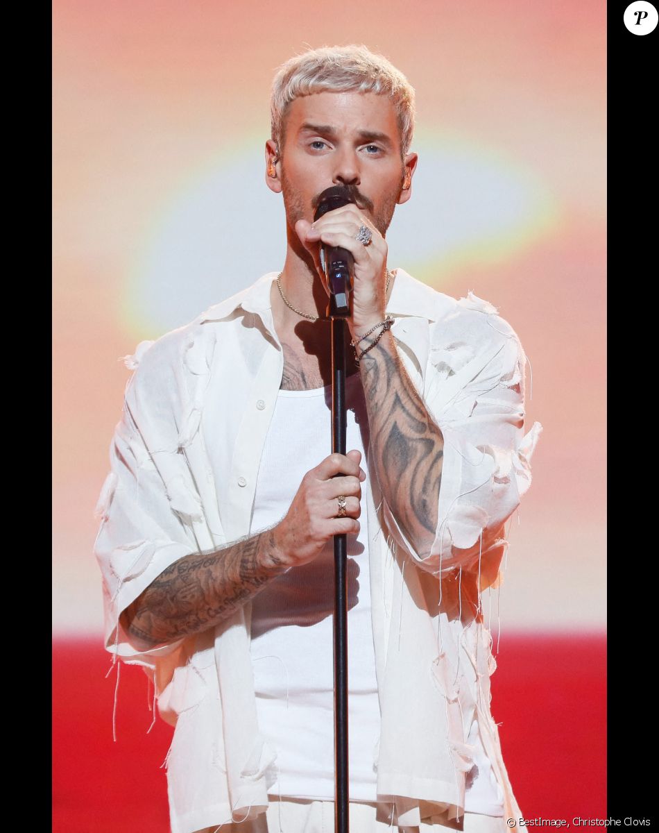 Exclusif - M. Pokora (Matt Pokora) chante son tube "Qui on est" - Enregistrement de l'émission "Les 20 chansons préférées 2022", diffusée le 5 janvier 2023 sur M6 © Christophe Clovis / Bestimage