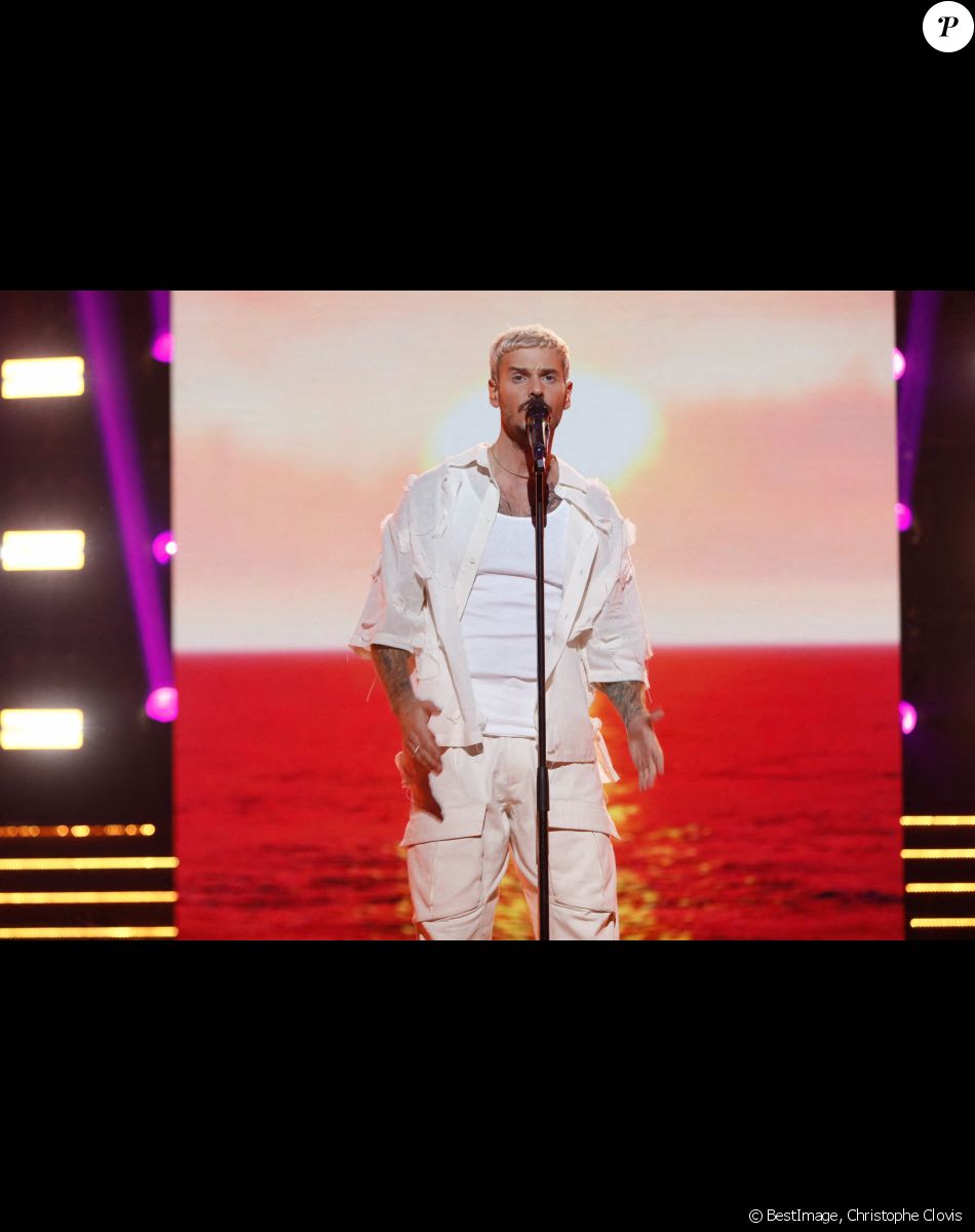 Exclusif - M. Pokora (Matt Pokora) chante son tube "Qui on est" - Enregistrement de l'émission "Les 20 chansons préférées 2022", diffusée le 5 janvier 2023 sur M6 © Christophe Clovis / Bestimage