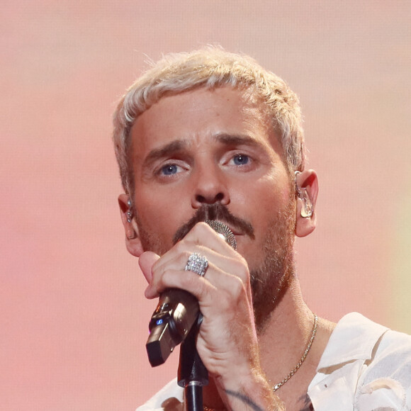 Exclusif - M. Pokora (Matt Pokora) chante son tube "Qui on est" - Enregistrement de l'émission "Les 20 chansons préférées 2022", diffusée le 5 janvier 2023 sur M6 © Christophe Clovis / Bestimage