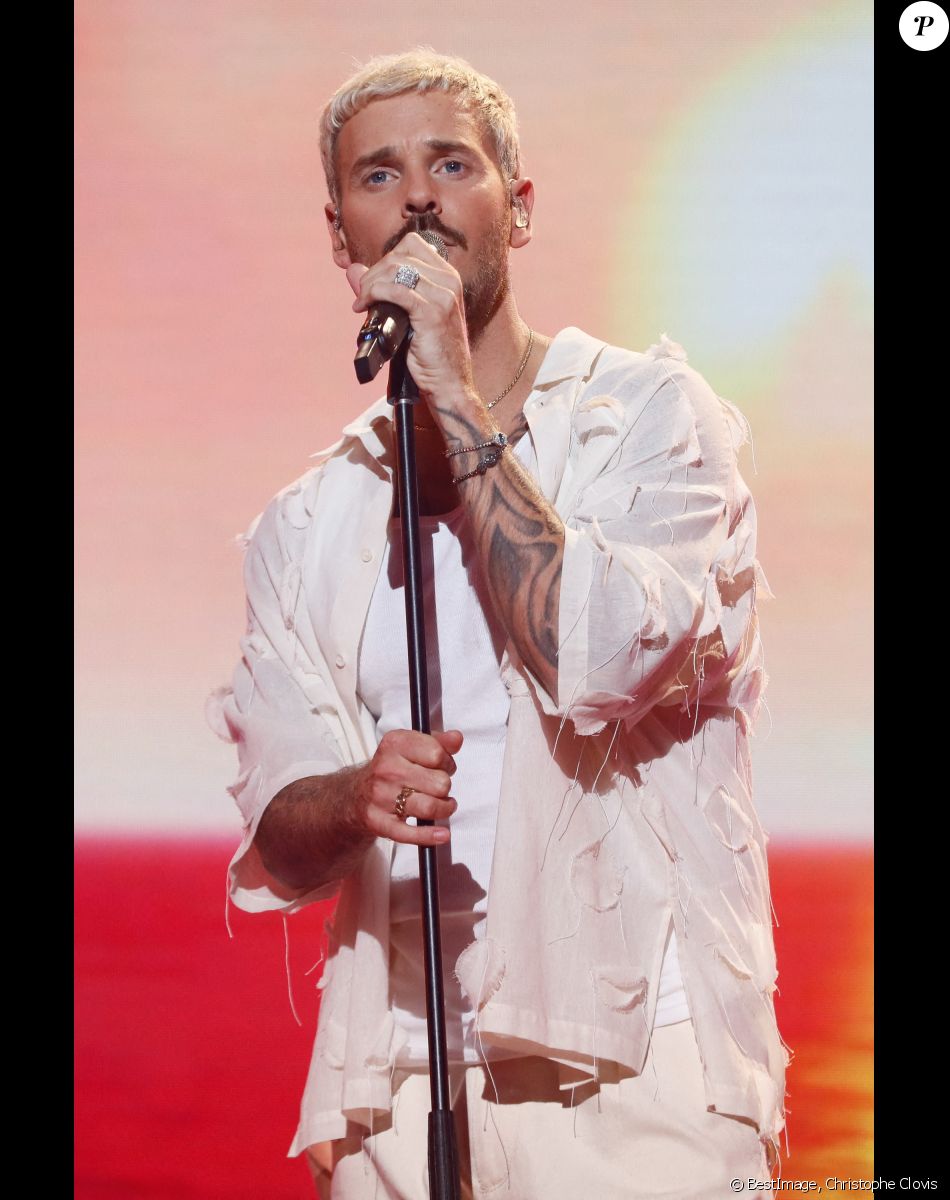 Exclusif - M. Pokora (Matt Pokora) chante son tube "Qui on est" - Enregistrement de l'émission "Les 20 chansons préférées 2022", diffusée le 5 janvier 2023 sur M6 © Christophe Clovis / Bestimage