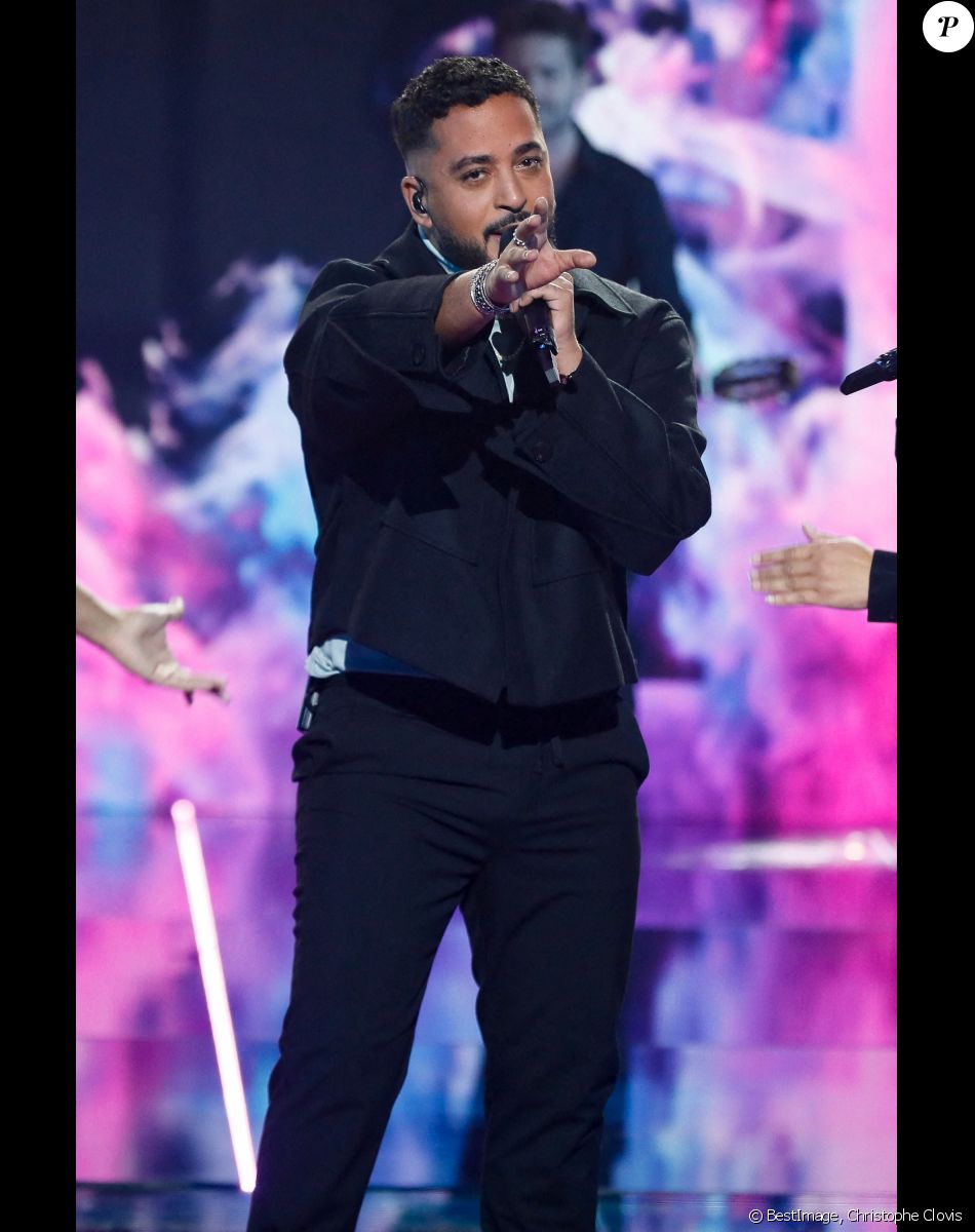 Exclusif - Slimane chante son tube "La recette" - Enregistrement de l'émission "Les 20 chansons préférées 2022", diffusée le 5 janvier 2023 sur M6 © Christophe Clovis / Bestimage