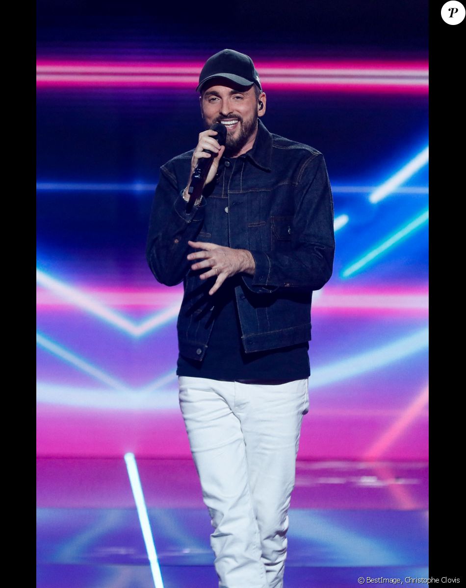 Exclusif - Christophe Willem chante son tube "PS: Je t'aime" - Enregistrement de l'émission "Les 20 chansons préférées 2022", diffusée le 5 janvier 2023 sur M6 © Christophe Clovis / Bestimage