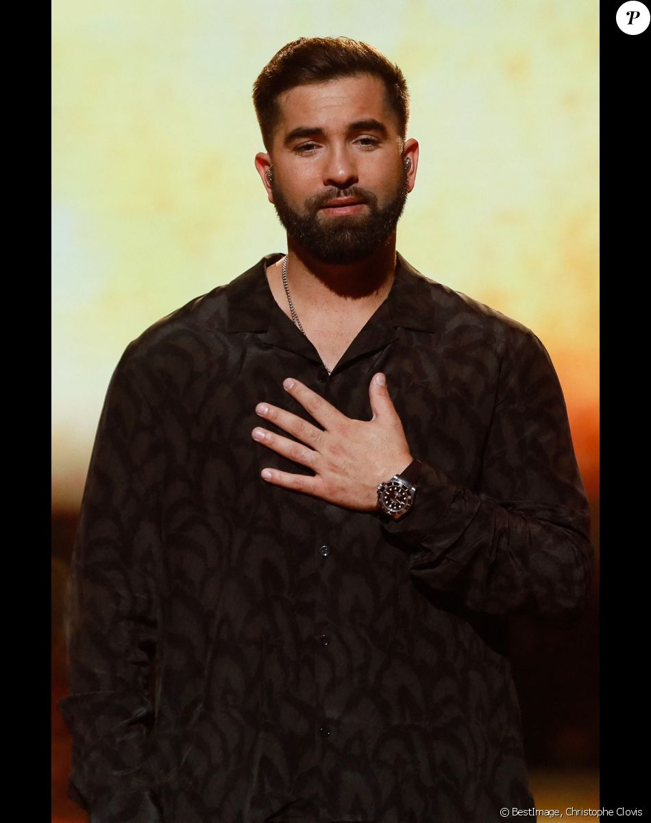 Exclusif - Kendji Girac chante son tube "Eva" - Enregistrement de l'émission "Les 20 chansons préférées 2022", diffusée le 5 janvier 2023 sur M6 © Christophe Clovis / Bestimage