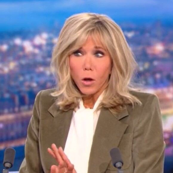 Brigitte Macron et Gilles Bouleau sur le plateau de TF1 pour l'opération Pièces Jaunes @ TF1