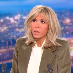 Brigitte Macron et Gilles Bouleau sur le plateau de TF1 pour l'opération Pièces Jaunes @ TF1