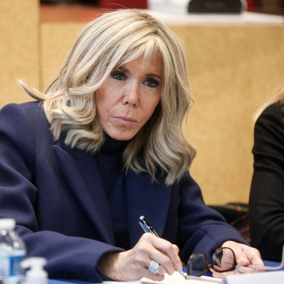 La Première dame, Brigitte Macron se rend au Tribunal judiciaire d'Orléans pour présenter les annonces en matière d'accompagnement des mineurs victimes tout au long du processus judiciaire, le 20 décembre 2022 à Orléans © Stéphane Lemouton/Bestimage 