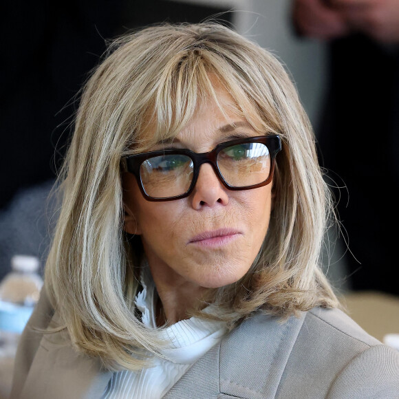 La Première Dame Brigitte Macron a visité le Lycée Français de la Nouvelle-Orléans, à l'occasion de son voyage officiel aux Etats-Unis. Elle a notamment échangé avec les élèves sur la lutte contre le harcèlement scolaire et les cyberviolences. Le 2 décembre 2022 © Dominique Jacovides / Bestimage 