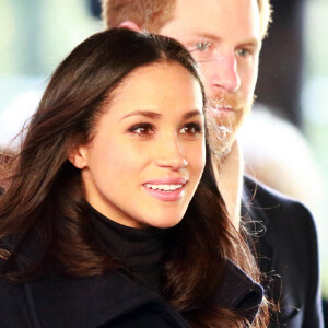 Le prince Harry et sa fiancée Meghan Markle arrivent au "Nottingham Contemporary" pour la journée mondiale de la lutte contre le Sida à Nottingham à l'occasion de leur première visite officielle depuis leurs Fiançailles à Nottingham le 1er decembre 2017. 