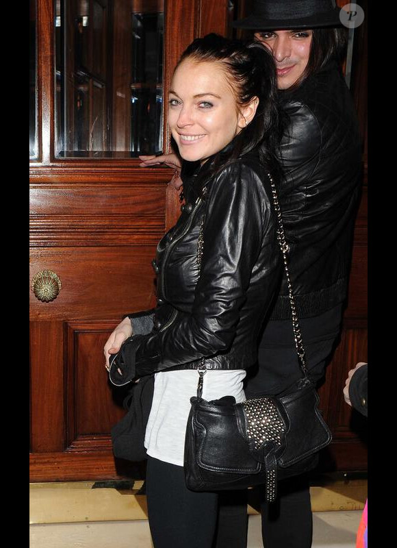Lindsay Lohan rentre à son hôtel à 4h30 du matin après s'être rendue au club Mahiki à Londres le 17 février 2010
