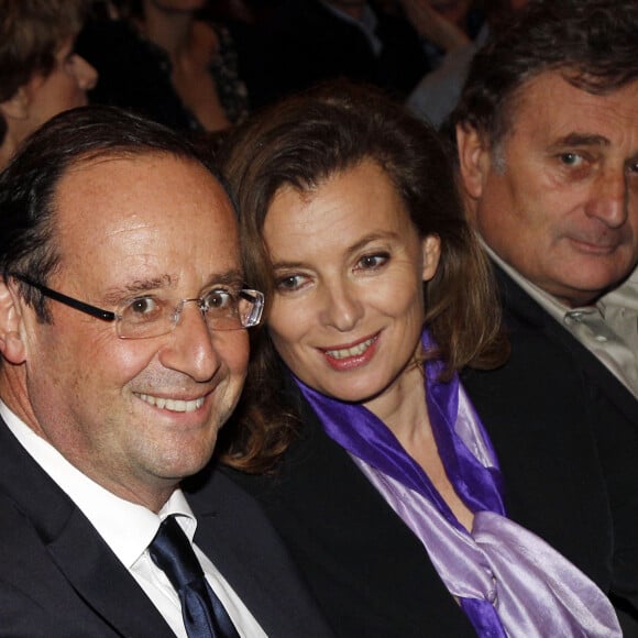 Francois Hollande et Valérie Trierweiler - Générale de la pièce de théatre "Quadrille" à Paris, le 12 décembre 2011.